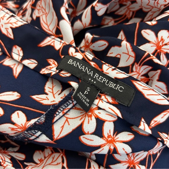 ❤️ Banana Republic Navy and Pink Floral Blouse S - Picture 5 of 11